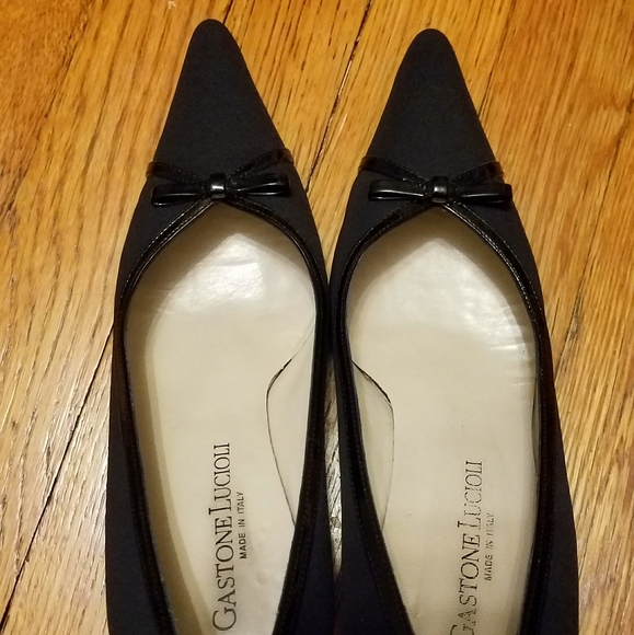 Gastone Lucioli black heels w/patent leather bow - Picture 8 of 8